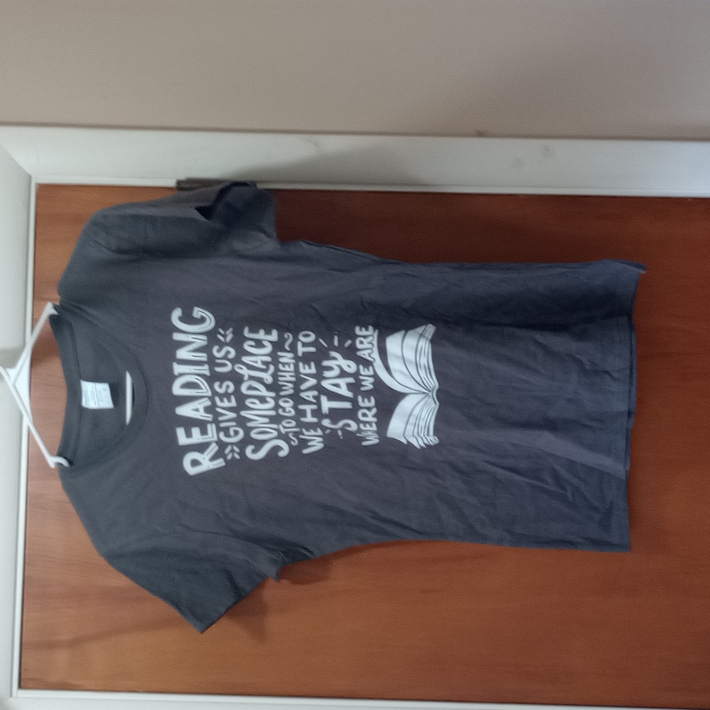 Grey T-shirt with writing